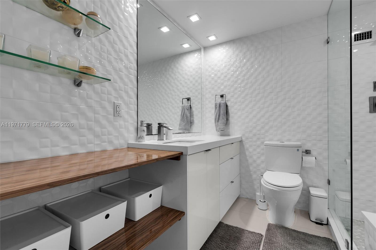 MIRADOR 1000 CONDO - Residential