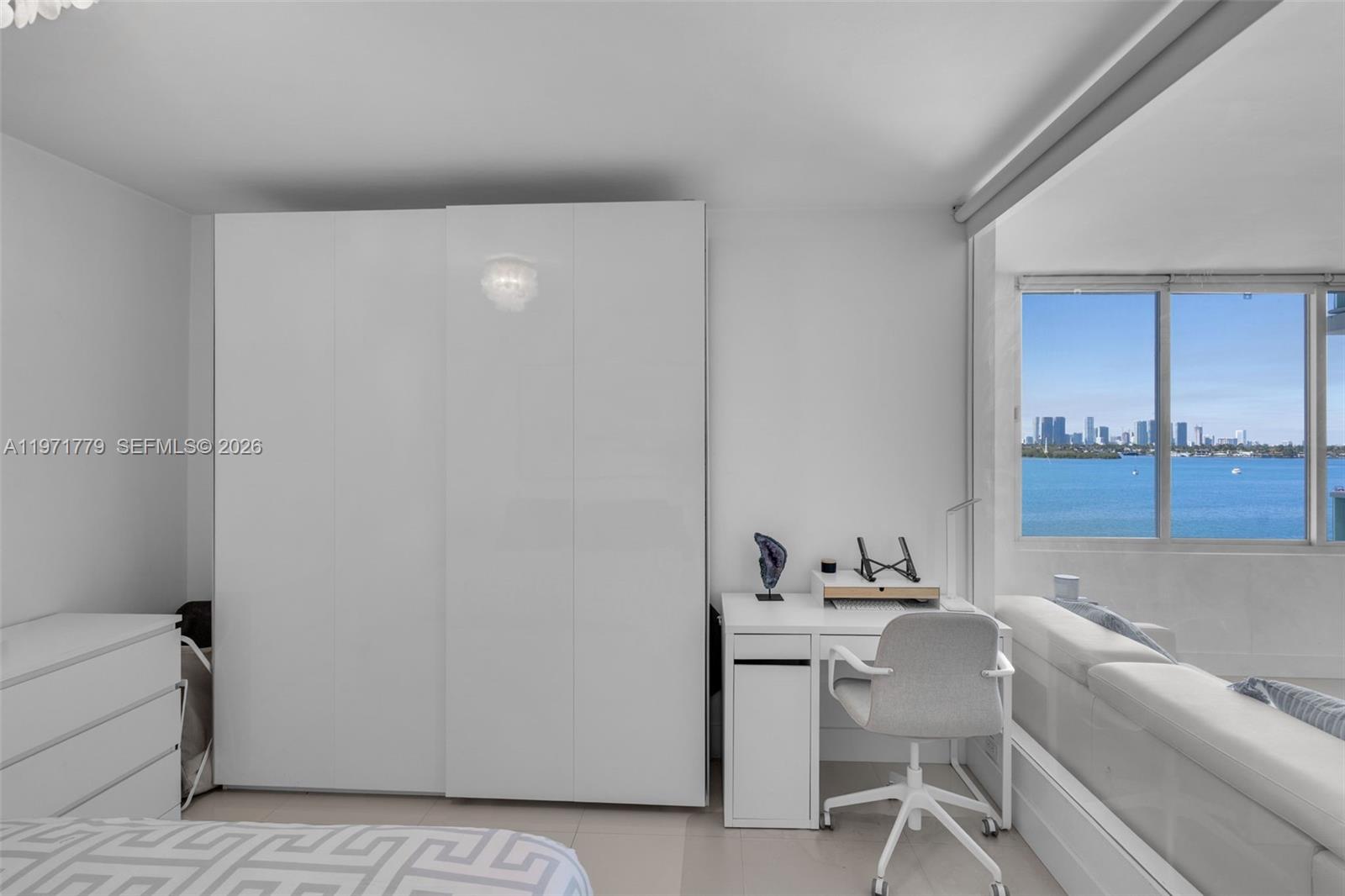 MIRADOR 1000 CONDO - Residential