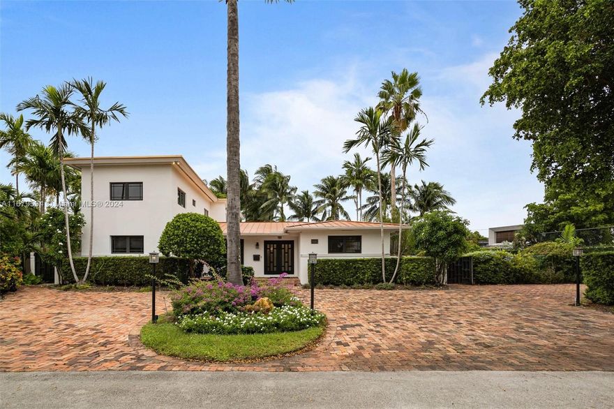 Experience luxury living on a grand scale with this stunning turnkey 5-bedroom estate with outdoor space, pool, and gourmet kitchen! Bright and airy interior, gas appliances, and ample natural light. The backyard oasis is perfect for entertaining, with pool, waterfall, and tennis court (for sale separately). Prime location, in the gated San Souci neighborhood. 

Also available separately for $1,400,000 is the 12,710sqft lot on the corner making the total available lot size 22,235sqft. Plenty of space to add pickleball and basketball courts. The massive lot size provides endless possibilities to make this the family compound of your dreams!