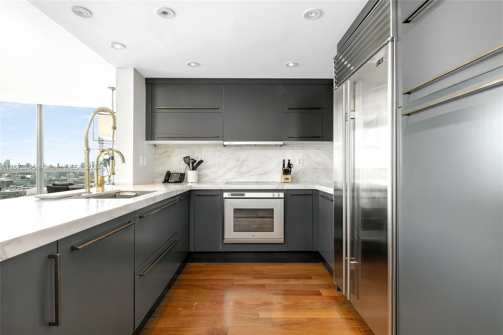 101 20th St 2706