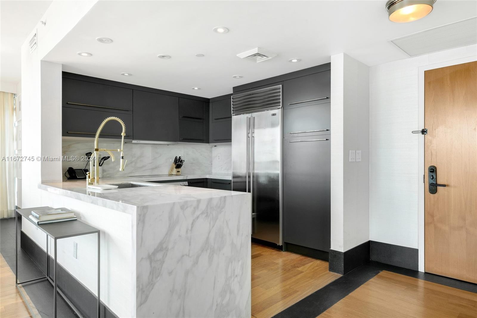 101 20th St 2706