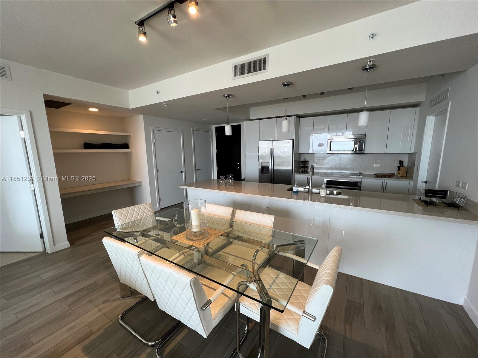 999 SW 1st Ave 2905