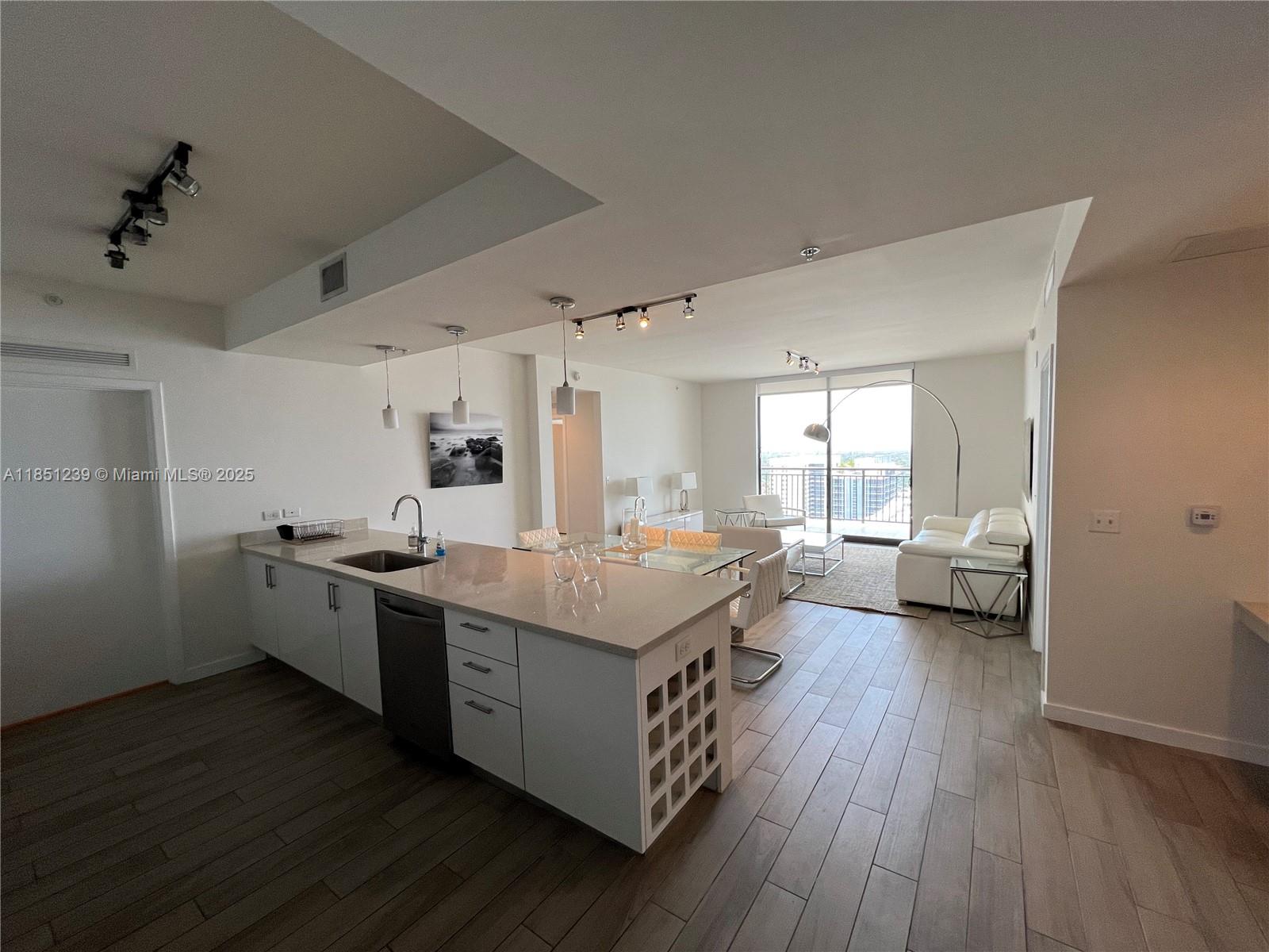 999 SW 1st Ave 2905