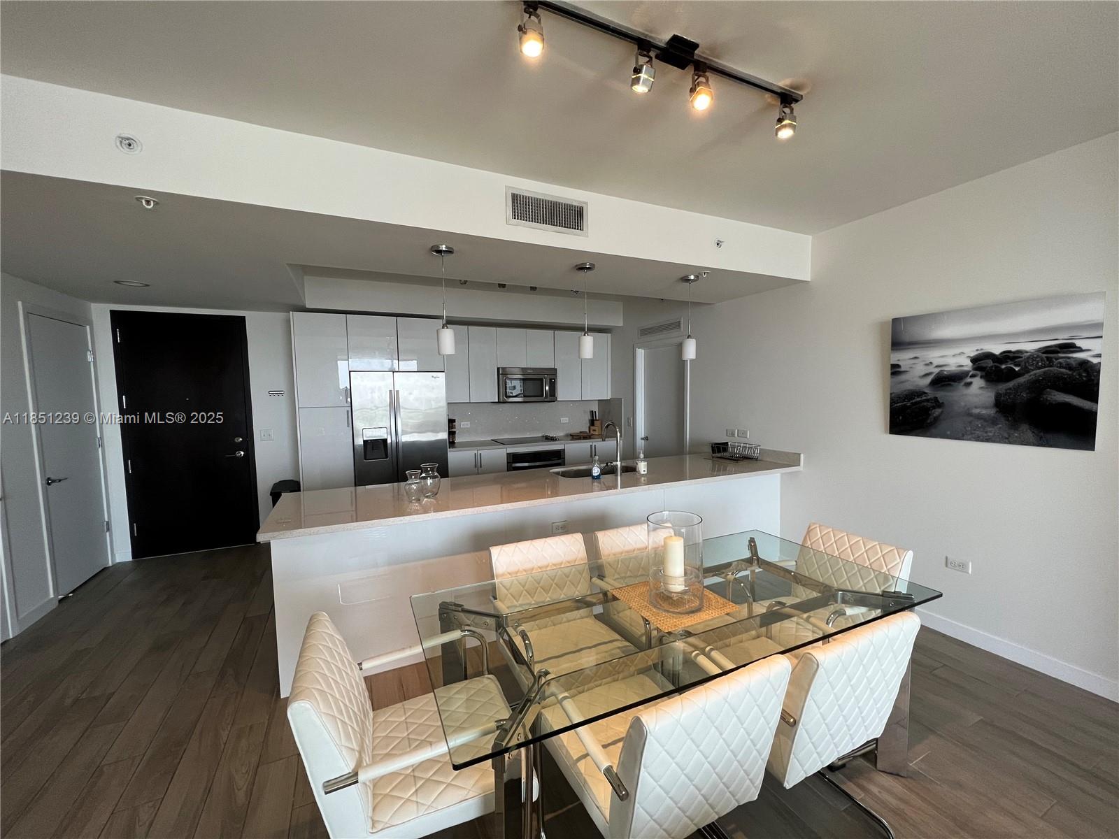 999 SW 1st Ave 2905