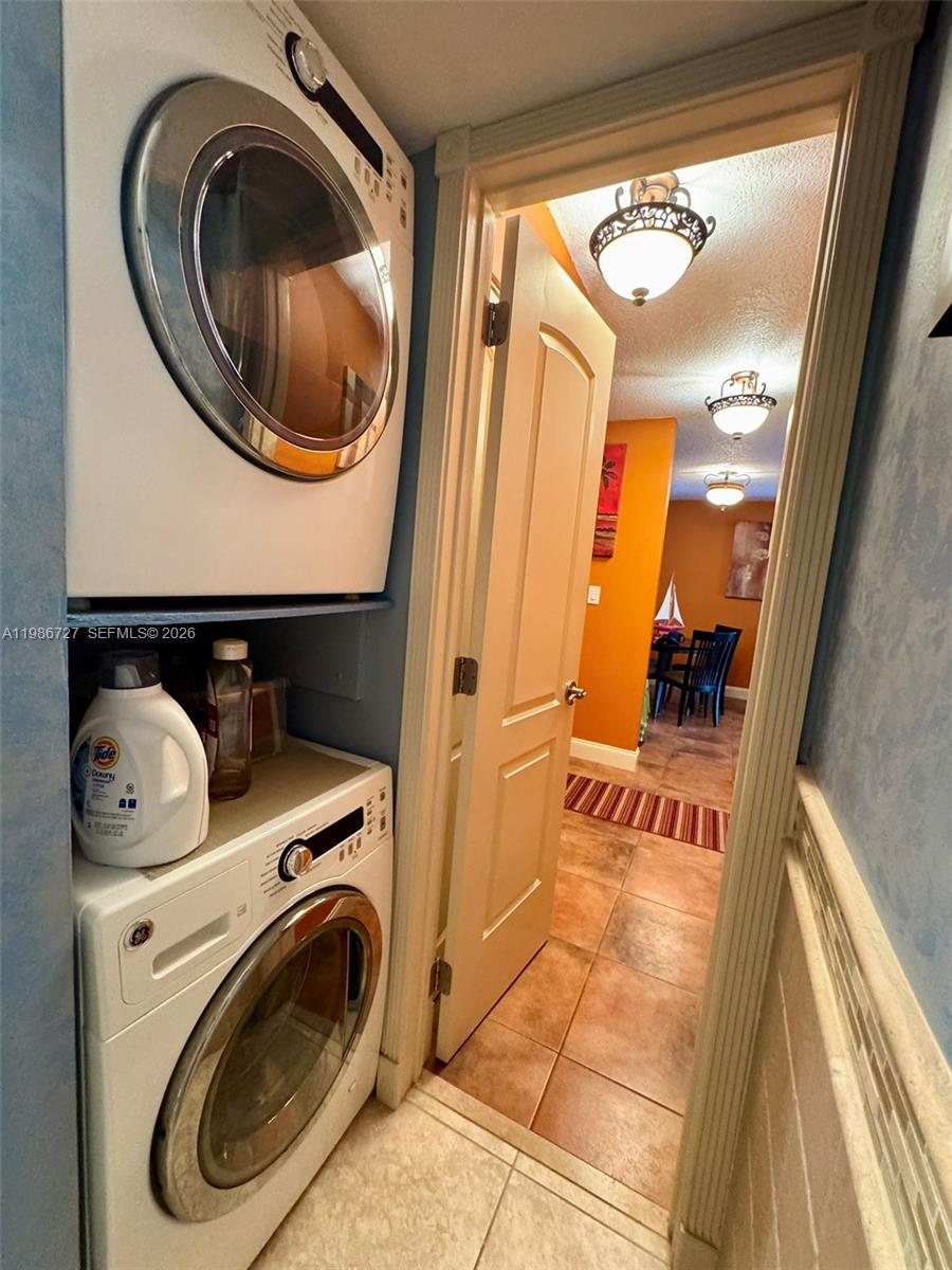 TOP OF THE MILE SOUTH CON - Residential