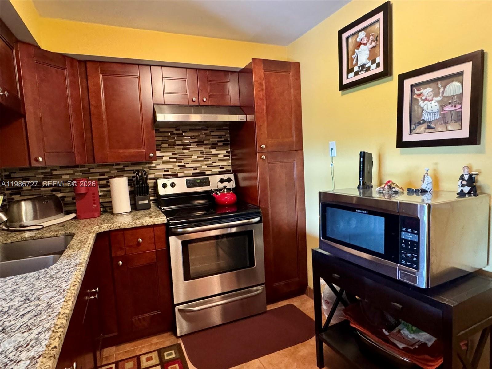 TOP OF THE MILE SOUTH CON - Residential