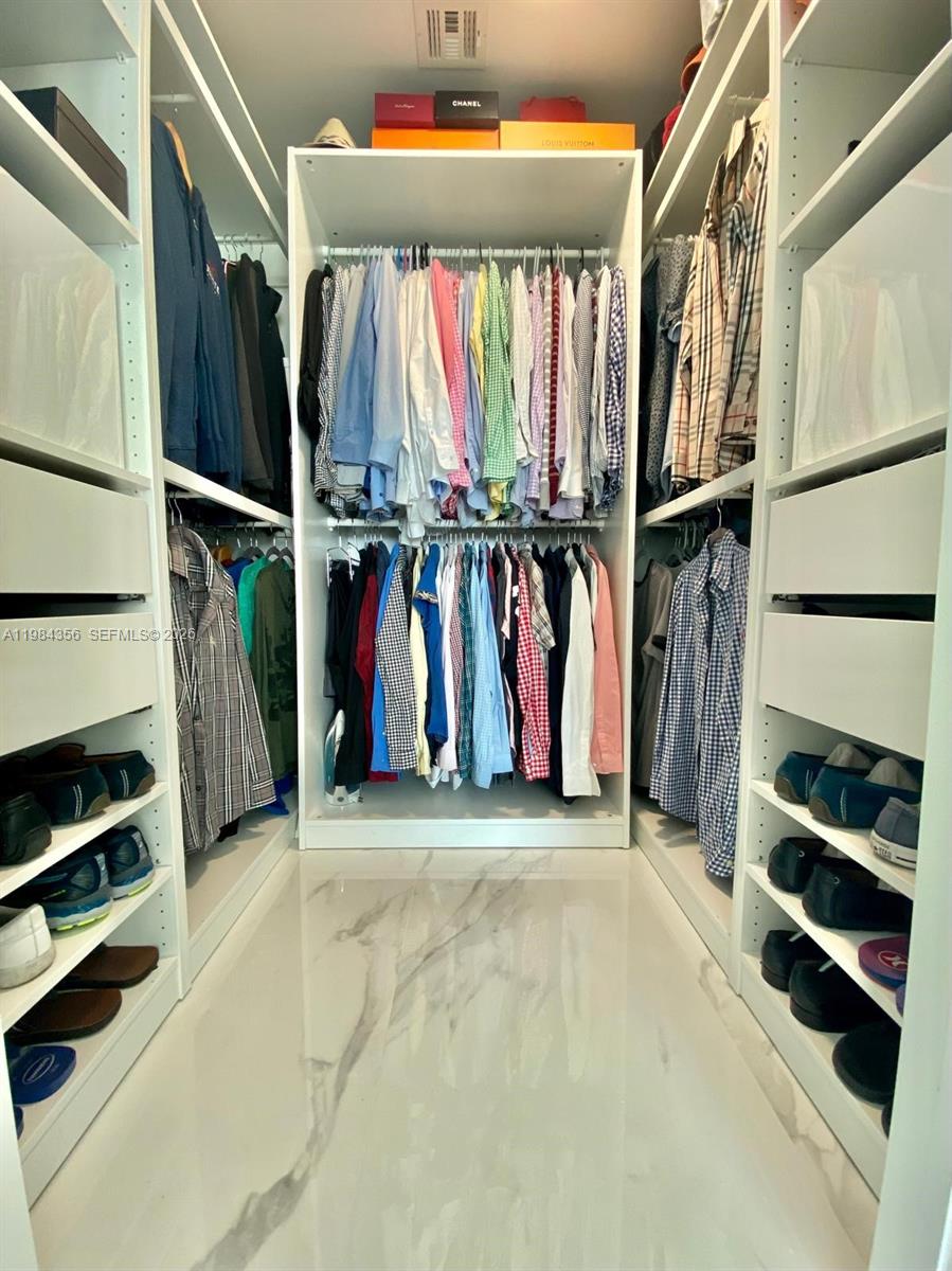 VIZCAYNE SOUTH CONDO - Residential Lease