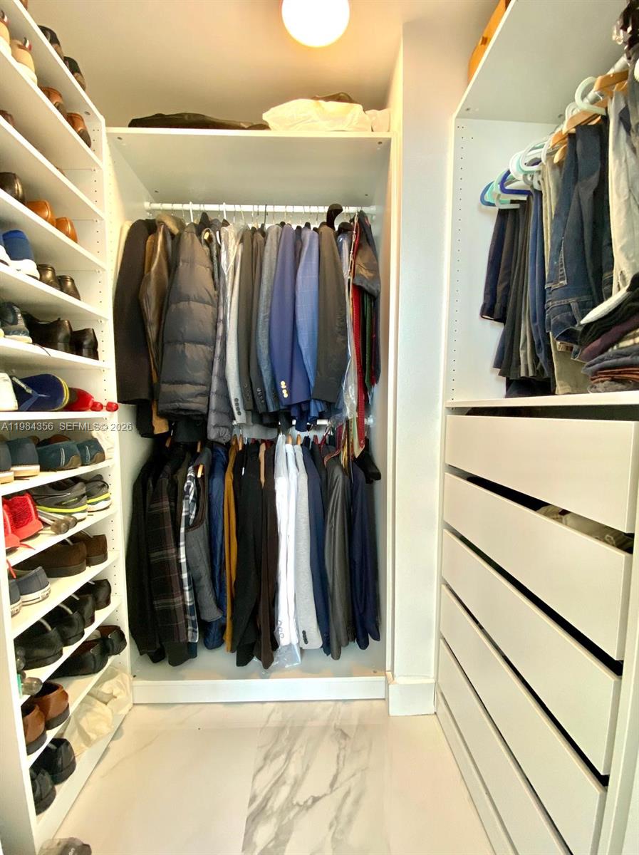 VIZCAYNE SOUTH CONDO - Residential Lease