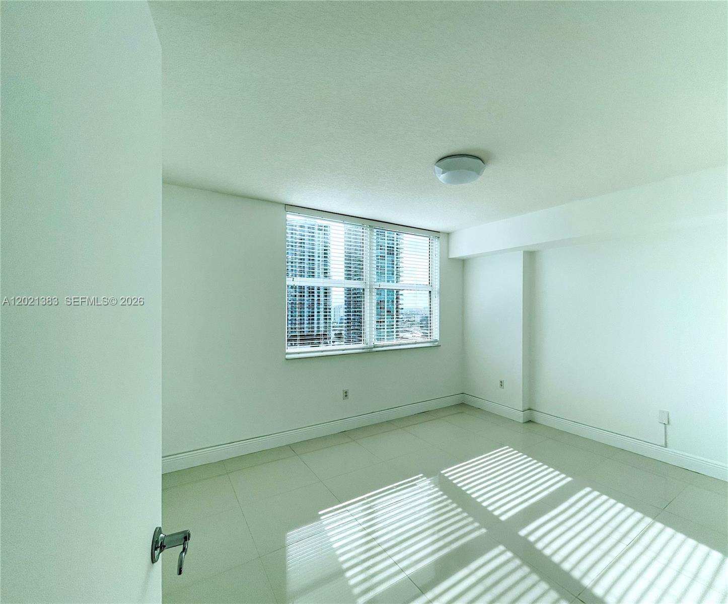 BRICKELL ON THE RIVER N T - Residential