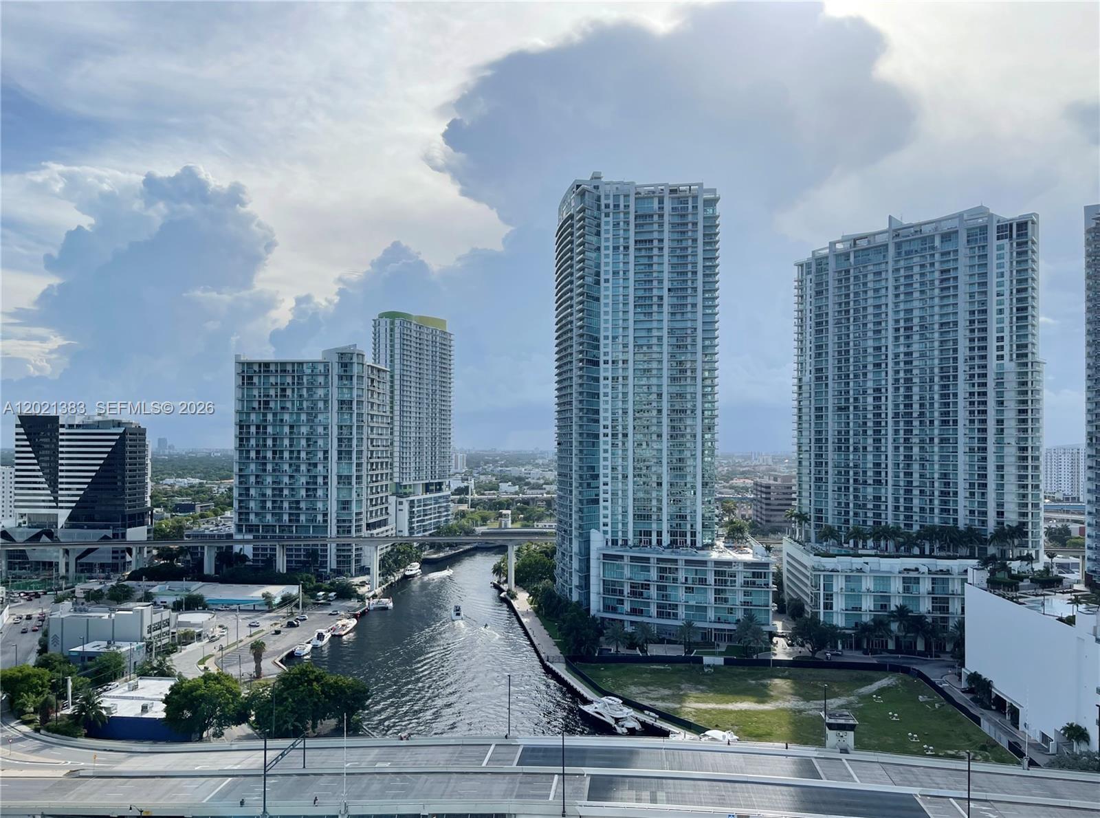 BRICKELL ON THE RIVER N T - Residential
