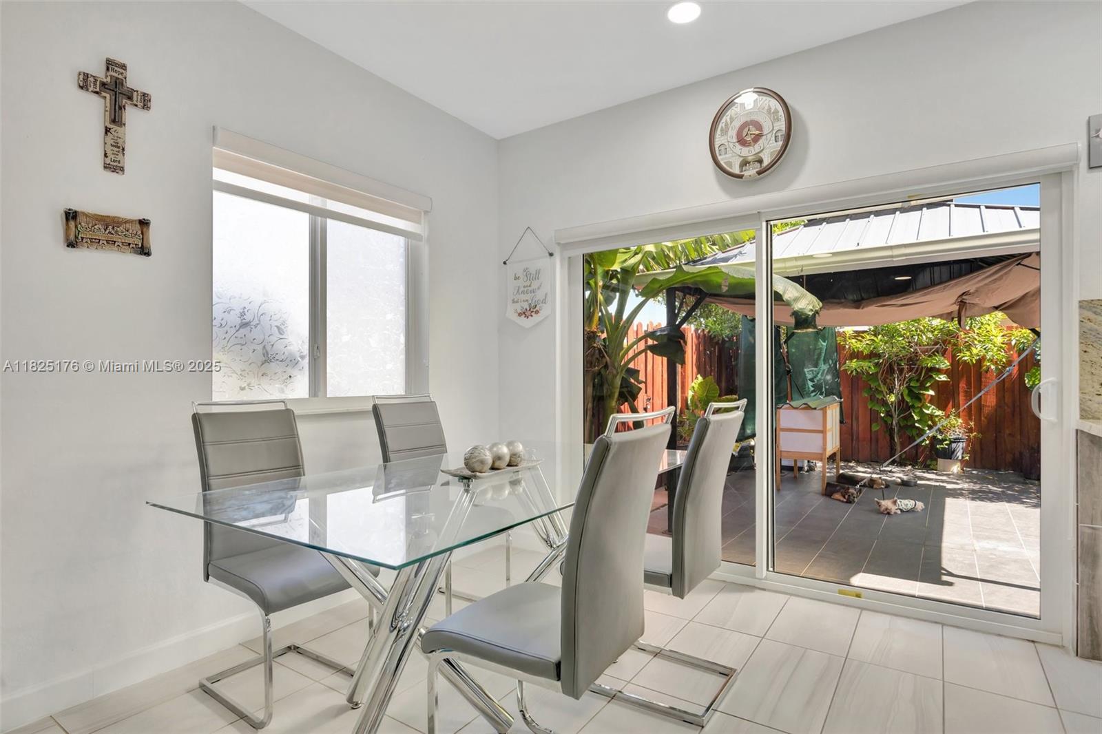 FOREST PARK VILLAS - Residential