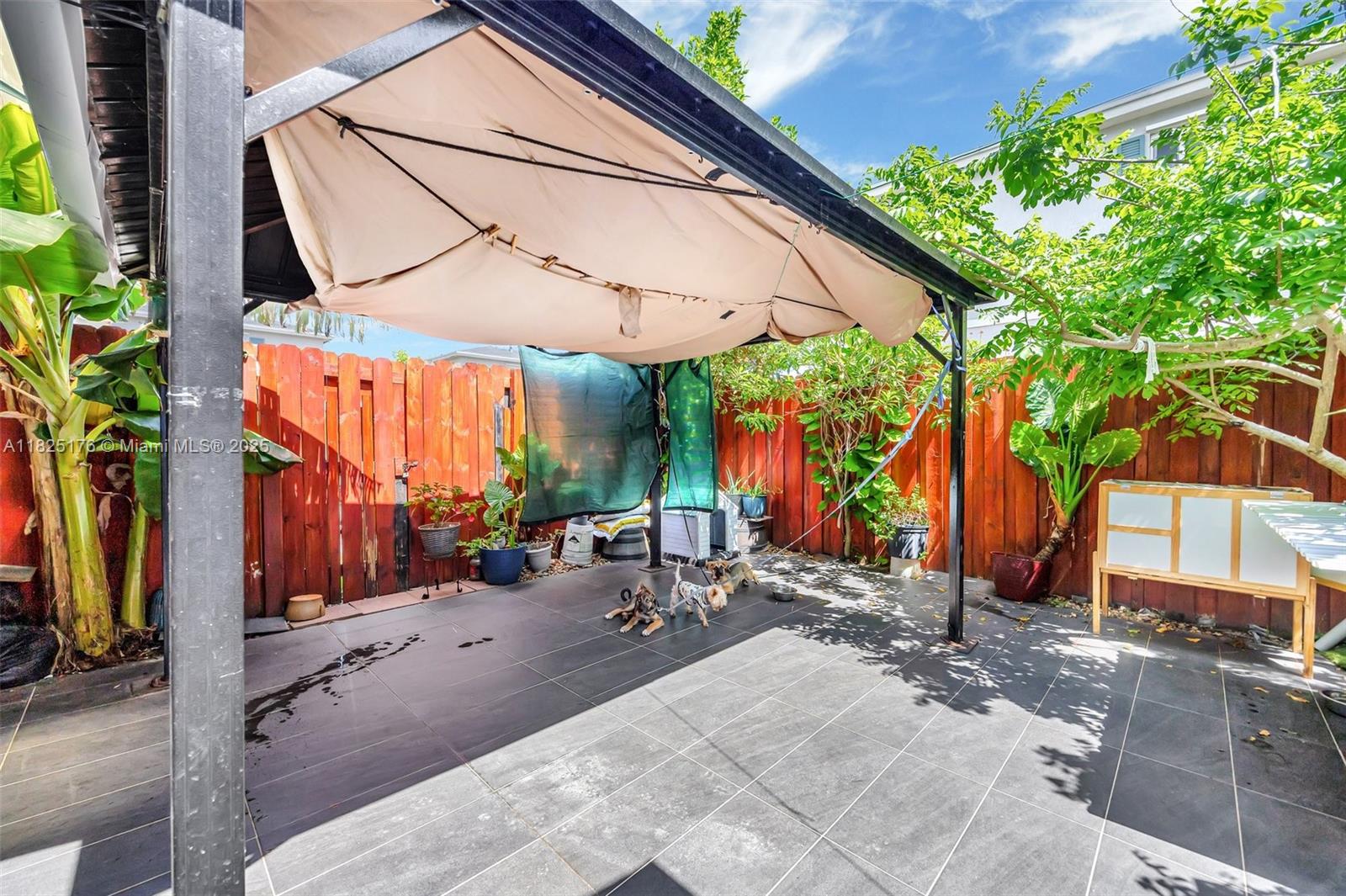 FOREST PARK VILLAS - Residential