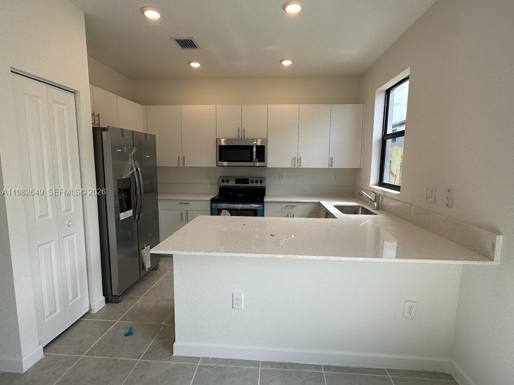 PINE ISLE - Residential