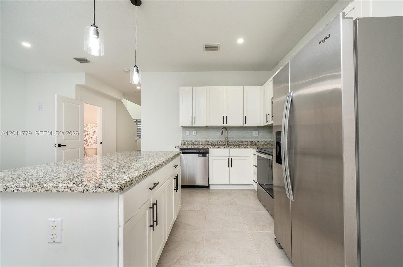 TROPICAL BREEZE TOWNHOUSE - Residential