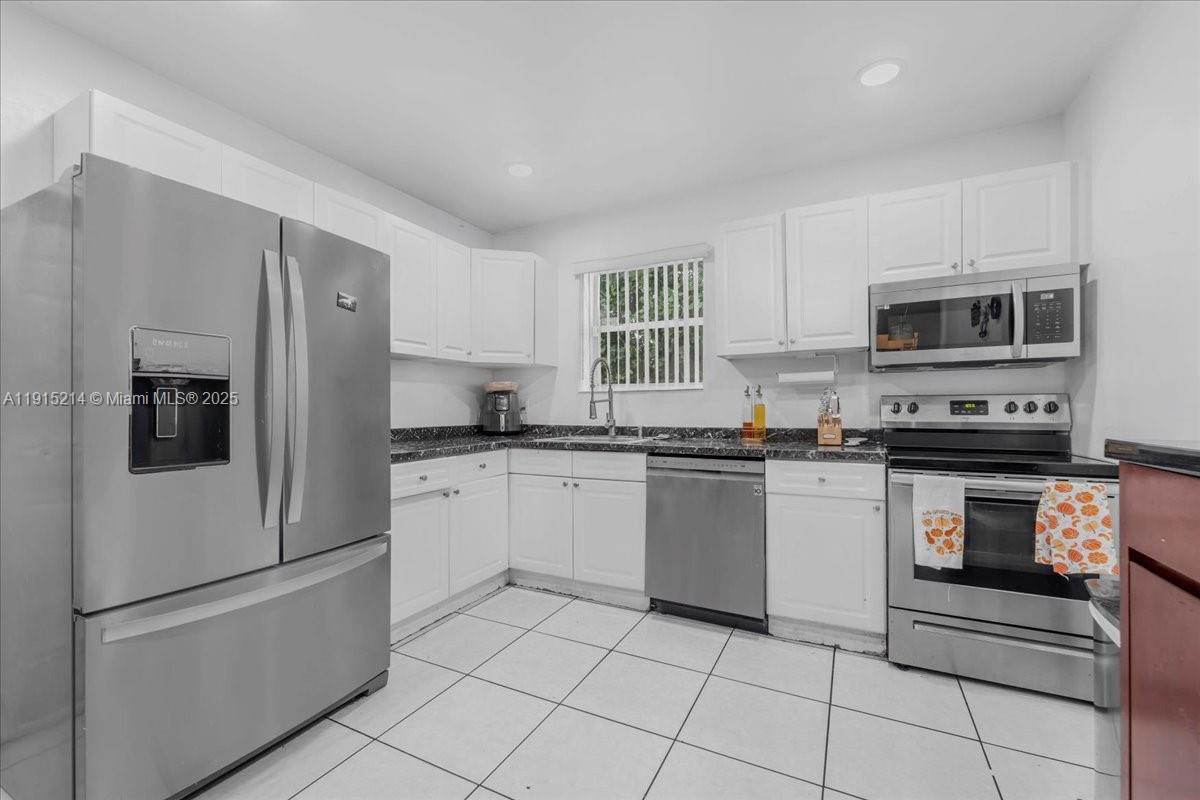 1ST ADDN TO PANULETA GARD - Residential