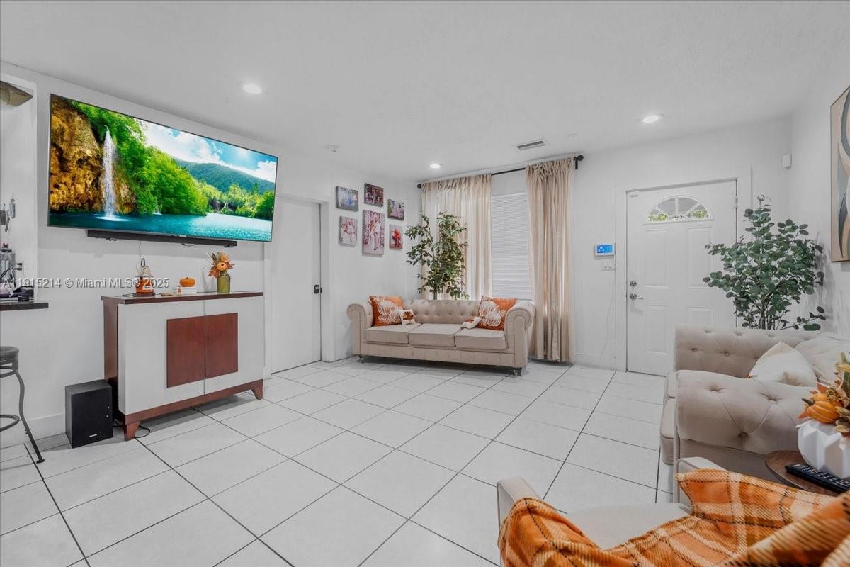 1ST ADDN TO PANULETA GARD - Residential