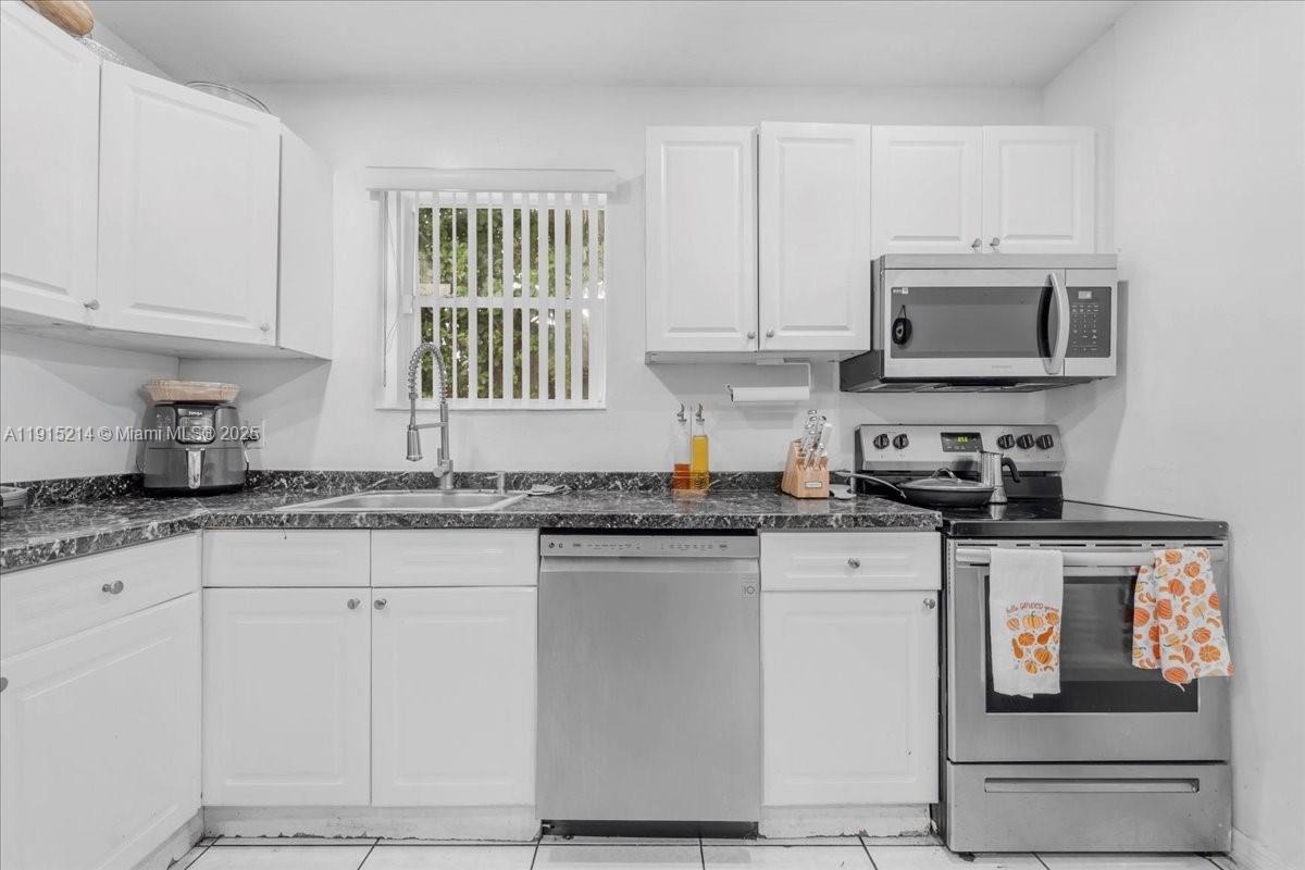 1ST ADDN TO PANULETA GARD - Residential