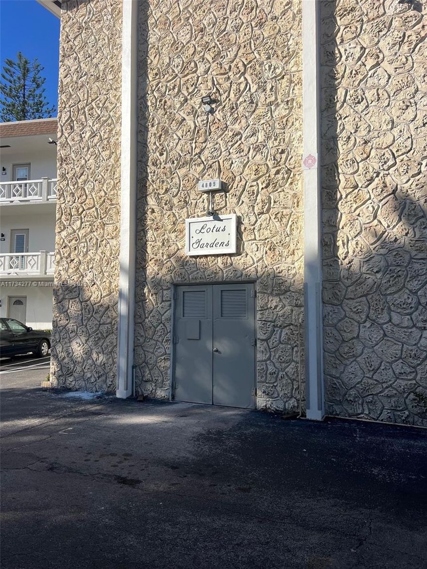 NEW REDUCTION for Quick Sale! SELLER MOTIVATED! Dream 55+ community living. Beautiful 1-bedroom/1 bath FURNISHED, 2nd floor. Lake and garden views. Lots of amenities:clubhouse, BBQ, pool, shuffleboard,gym to enjoy carefree lifestyle. Roof done in 2022 and 50 year inspection completed.