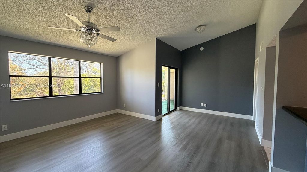 Photo of 530 S Park Rd #35-11, Hollywood, FL 33021 (MLS # A11965696)