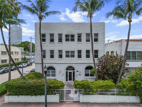 Photo of 802 Euclid Ave #305, Miami Beach, FL 33139 (MLS # A12075068)