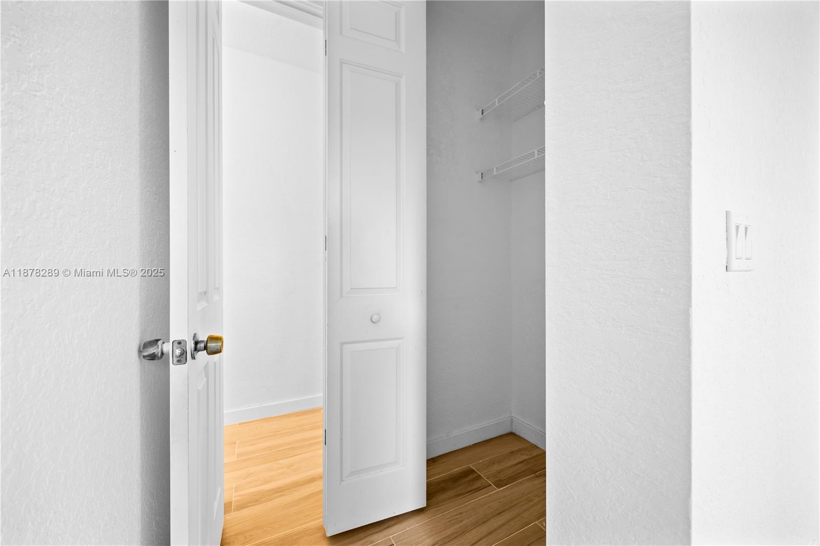 WESTCHESTER POINT TOWNHOM - Residential Lease