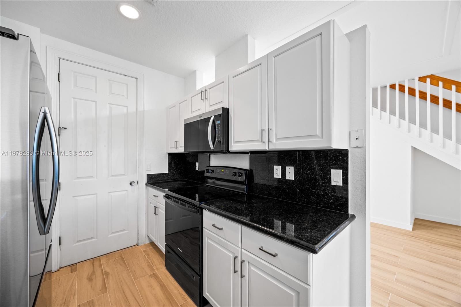 WESTCHESTER POINT TOWNHOM - Residential Lease