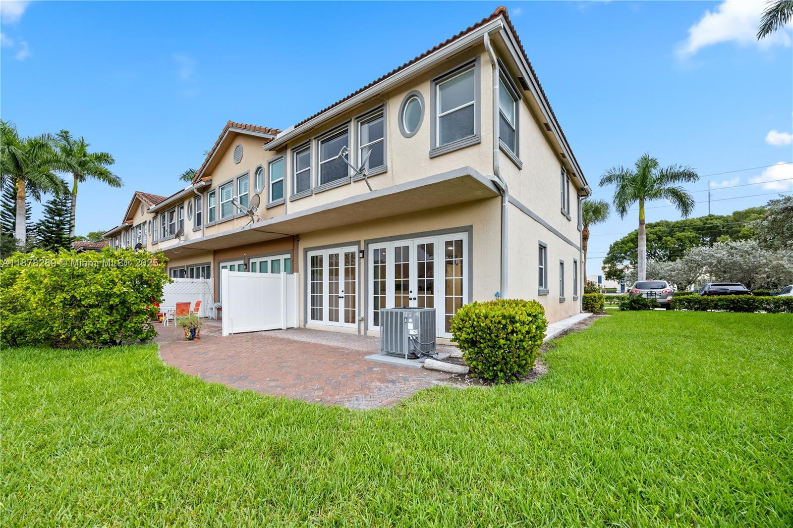WESTCHESTER POINT TOWNHOM - Residential Lease