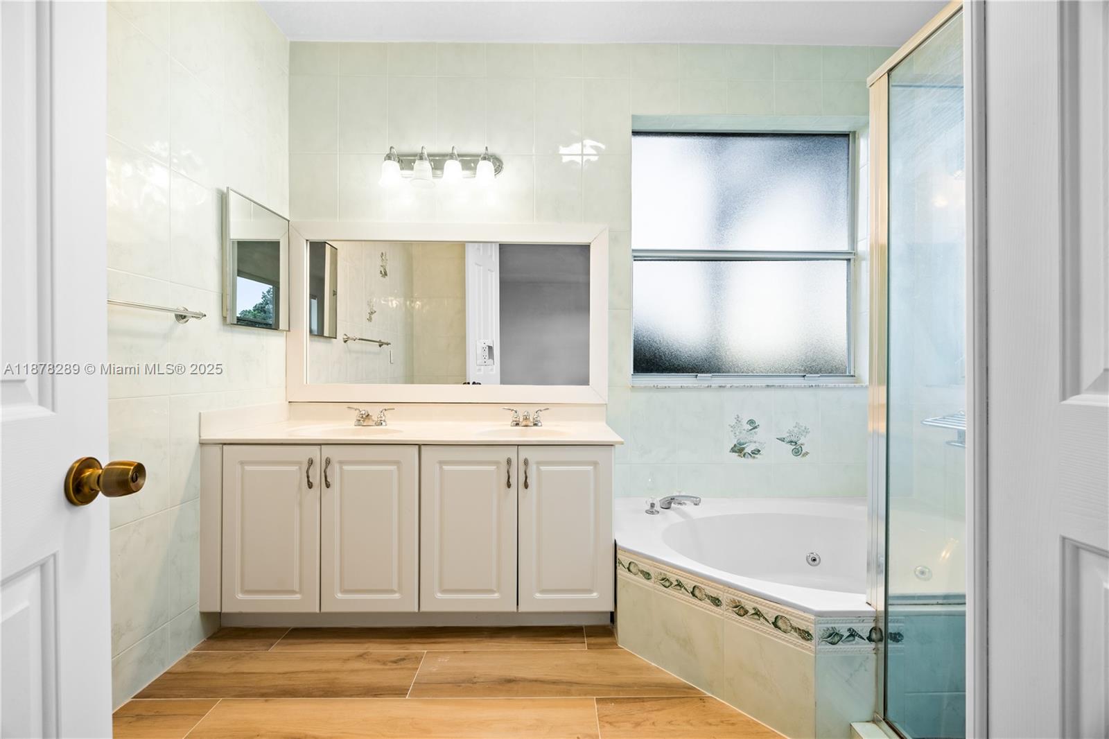 WESTCHESTER POINT TOWNHOM - Residential Lease