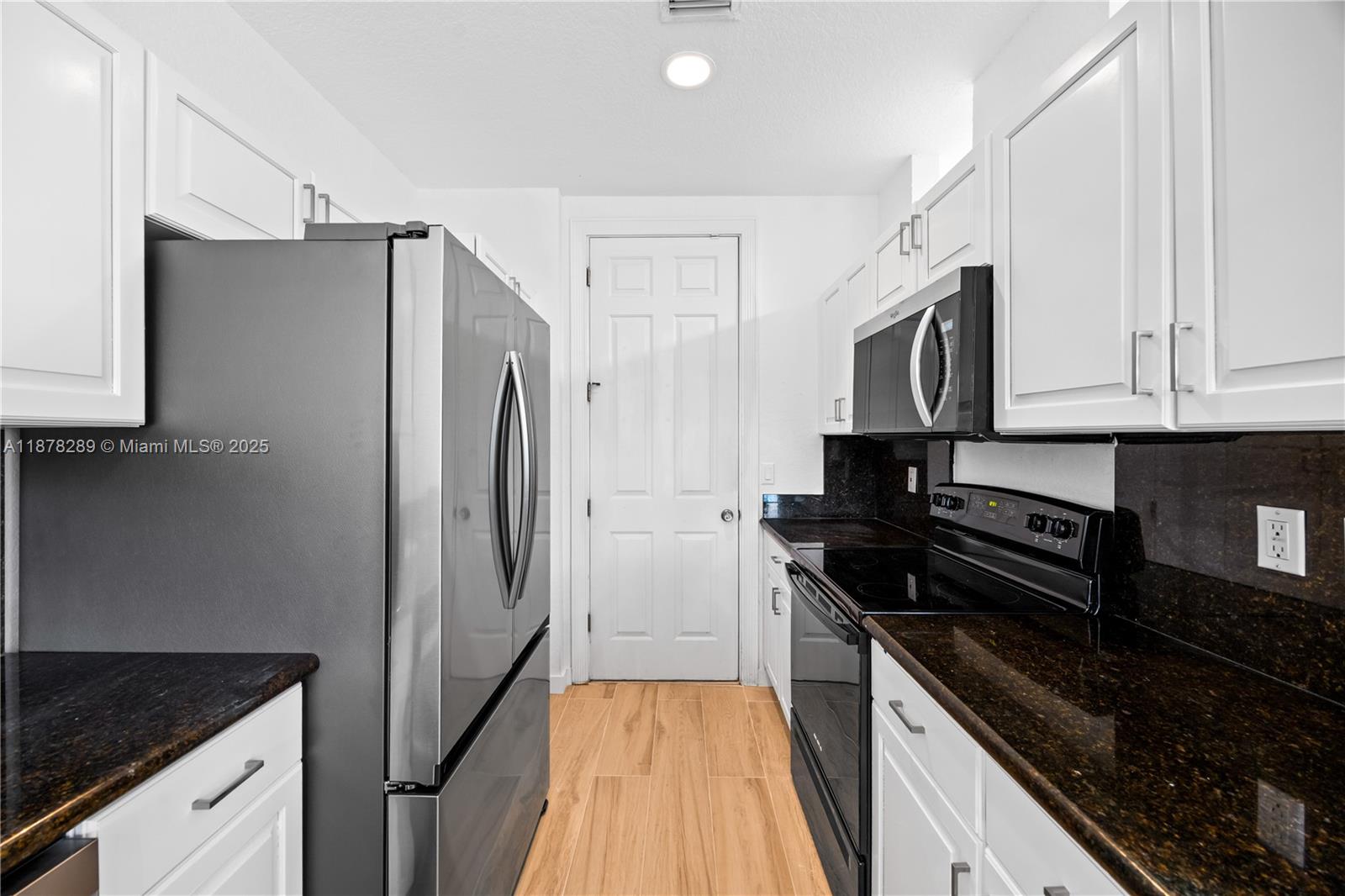 WESTCHESTER POINT TOWNHOM - Residential Lease