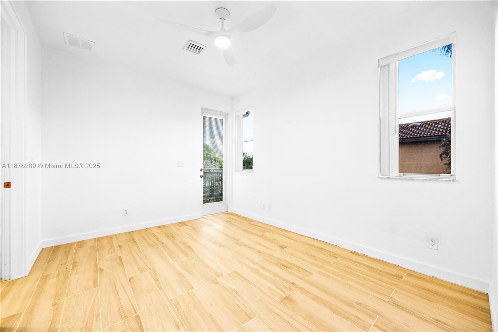 WESTCHESTER POINT TOWNHOM - Residential Lease