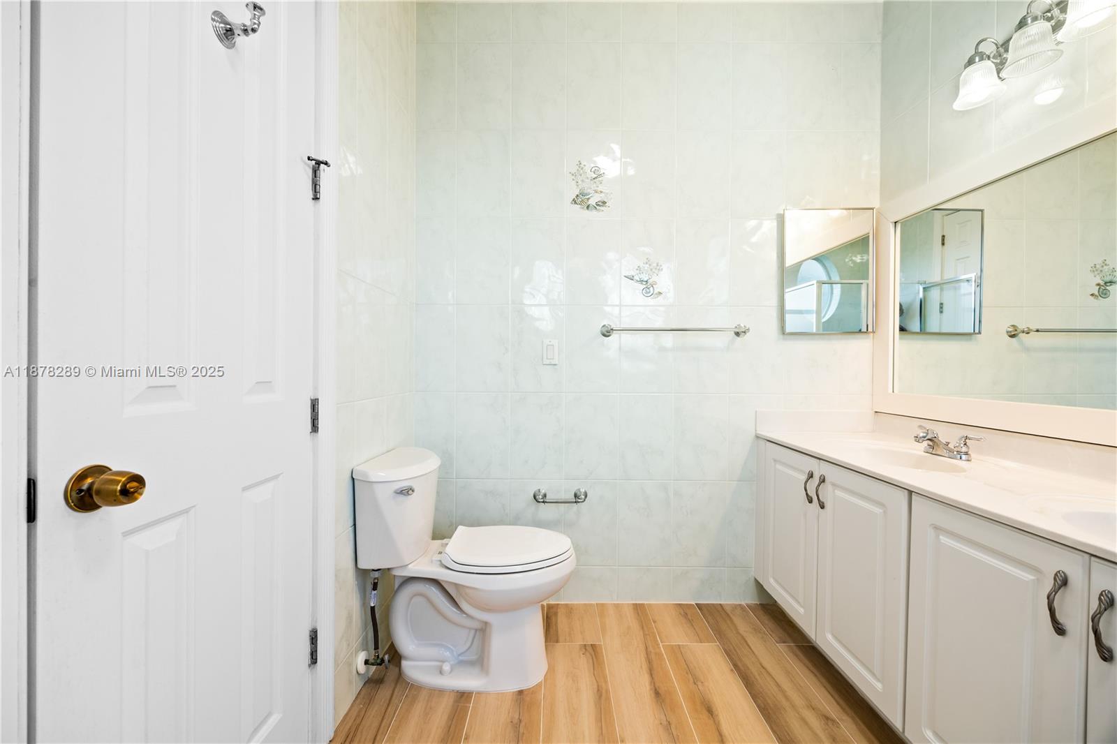 WESTCHESTER POINT TOWNHOM - Residential Lease