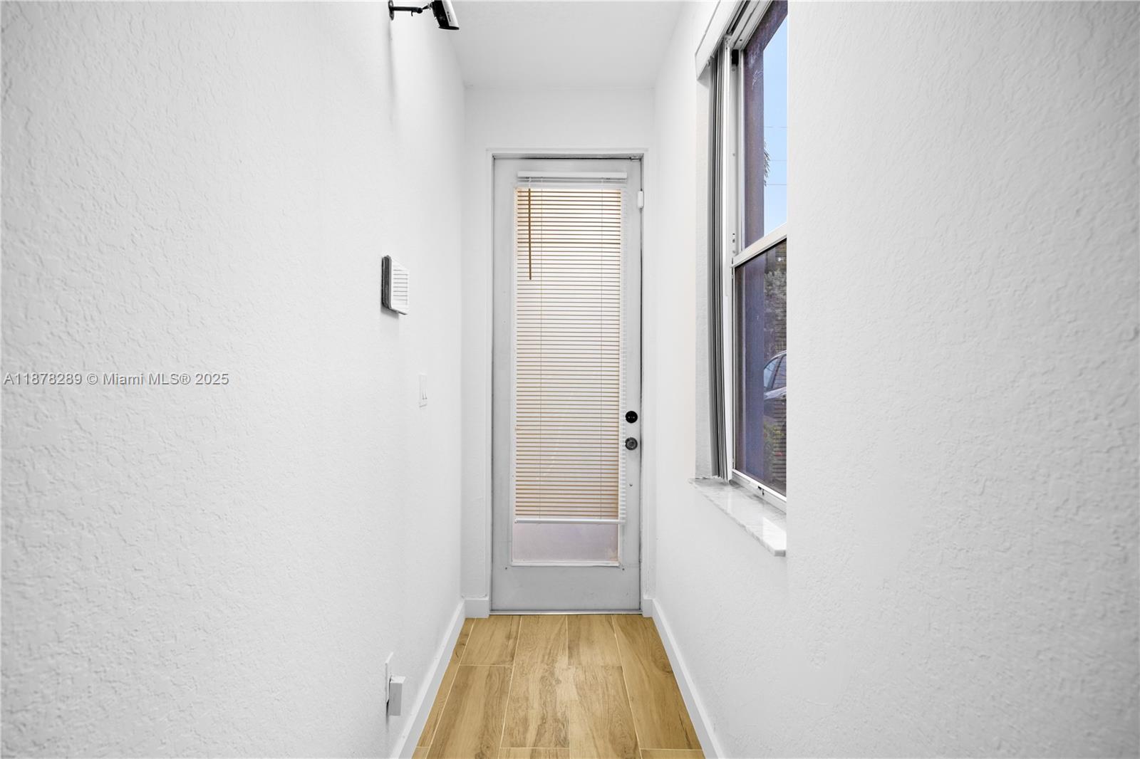 WESTCHESTER POINT TOWNHOM - Residential Lease