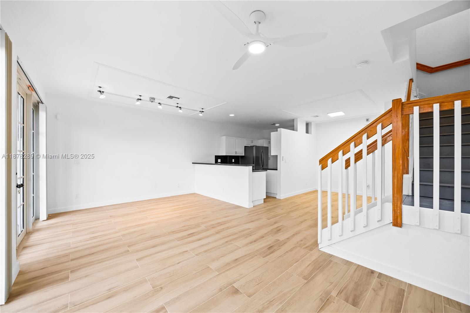 WESTCHESTER POINT TOWNHOM - Residential Lease