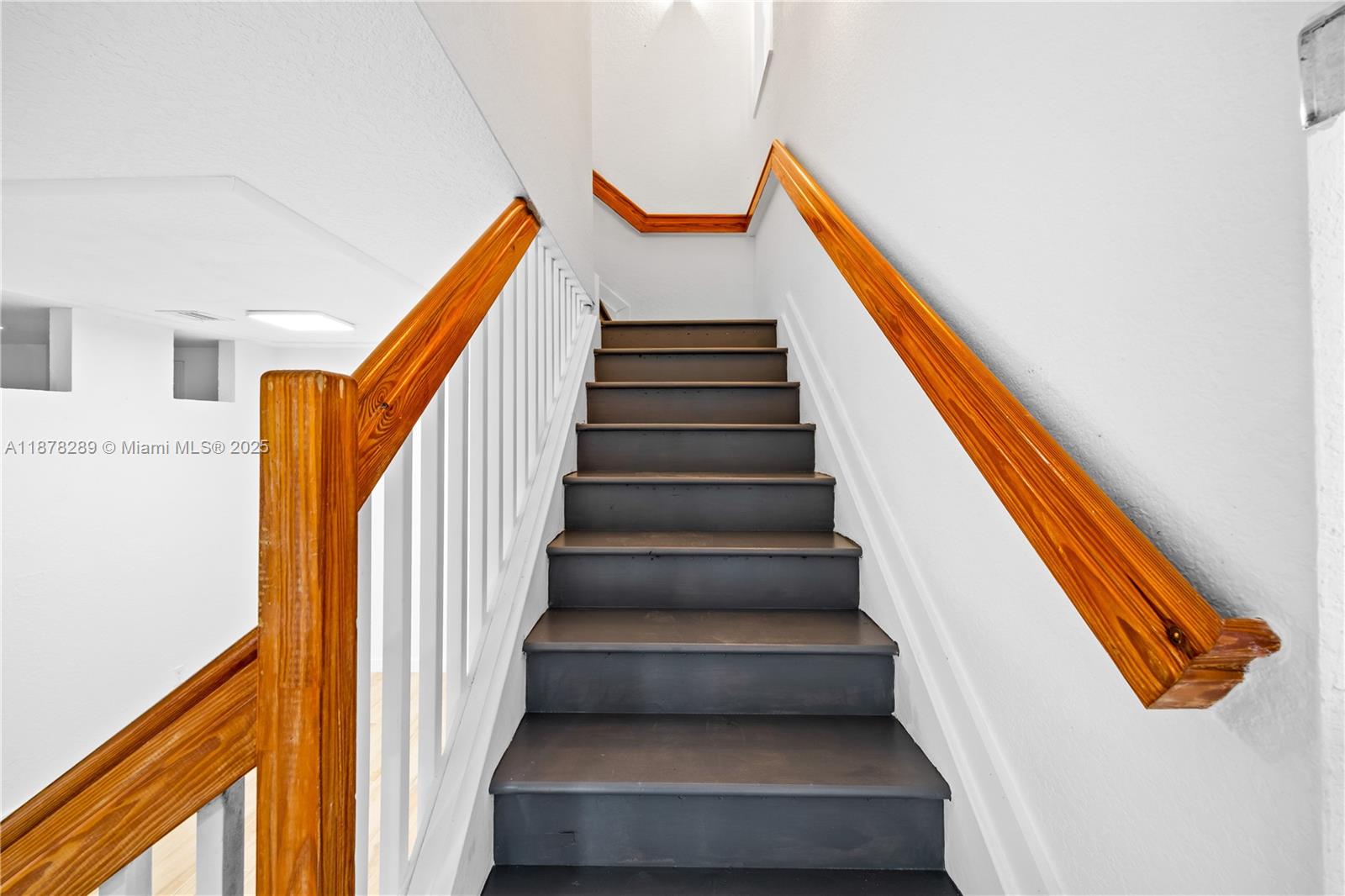 WESTCHESTER POINT TOWNHOM - Residential Lease