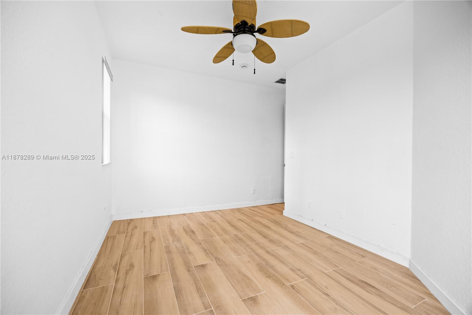 WESTCHESTER POINT TOWNHOM - Residential Lease