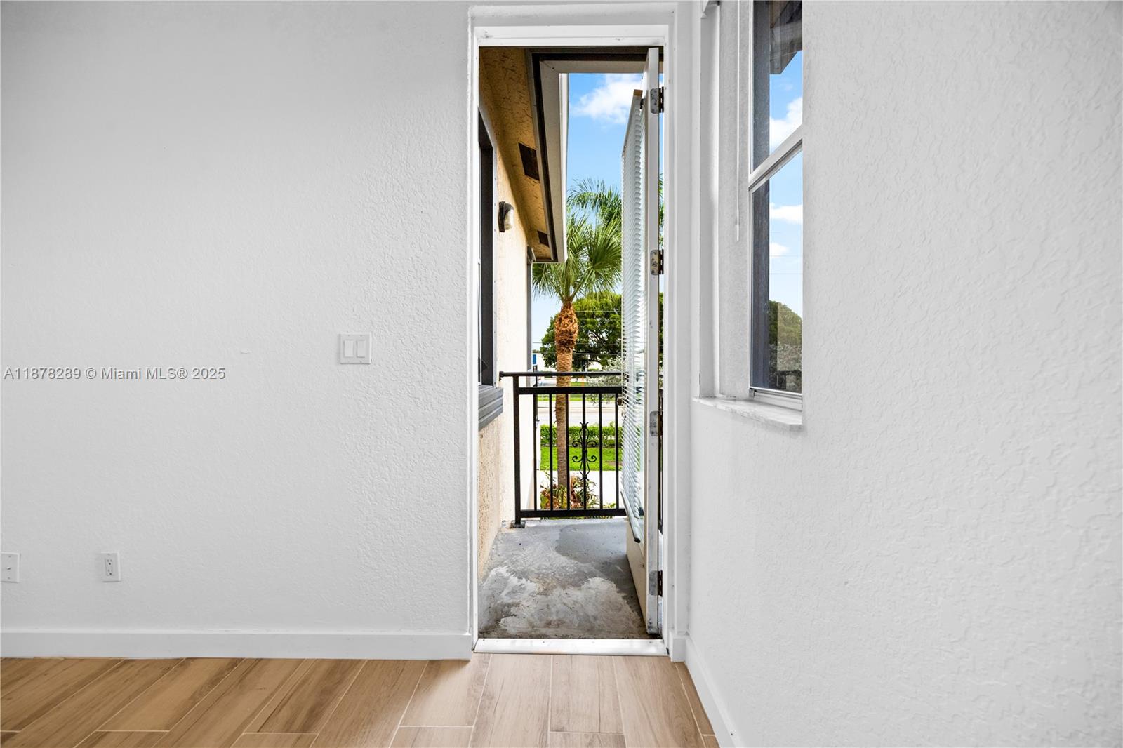 WESTCHESTER POINT TOWNHOM - Residential Lease