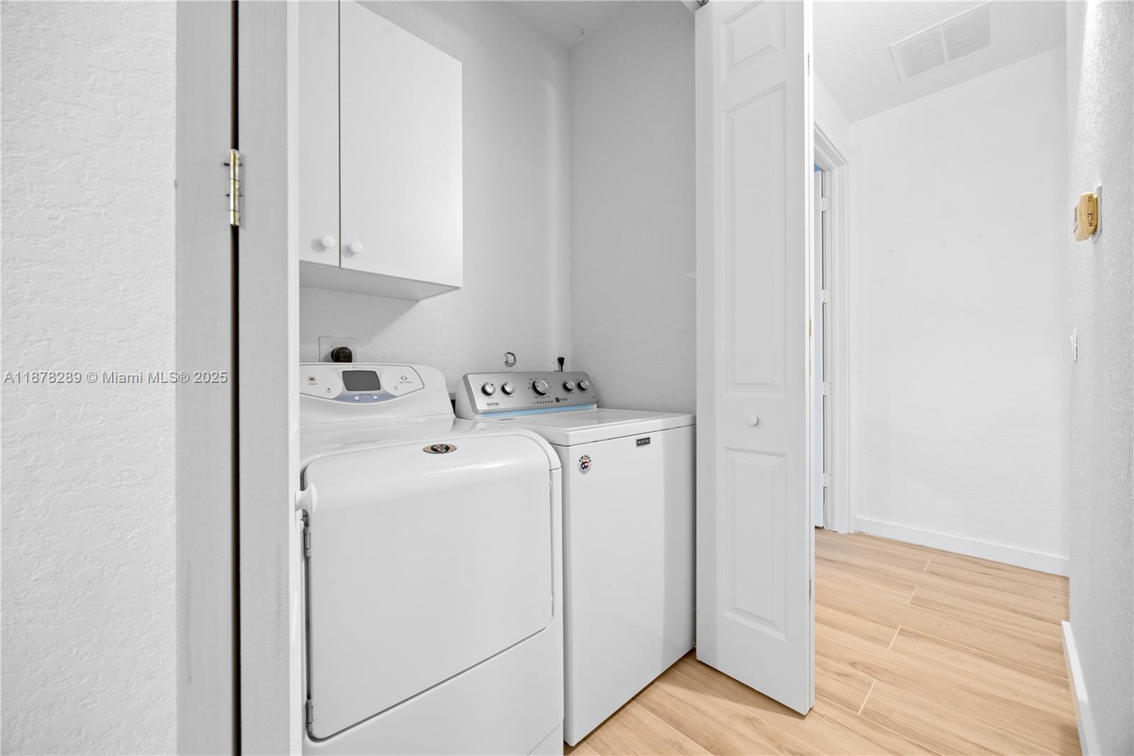 WESTCHESTER POINT TOWNHOM - Residential Lease