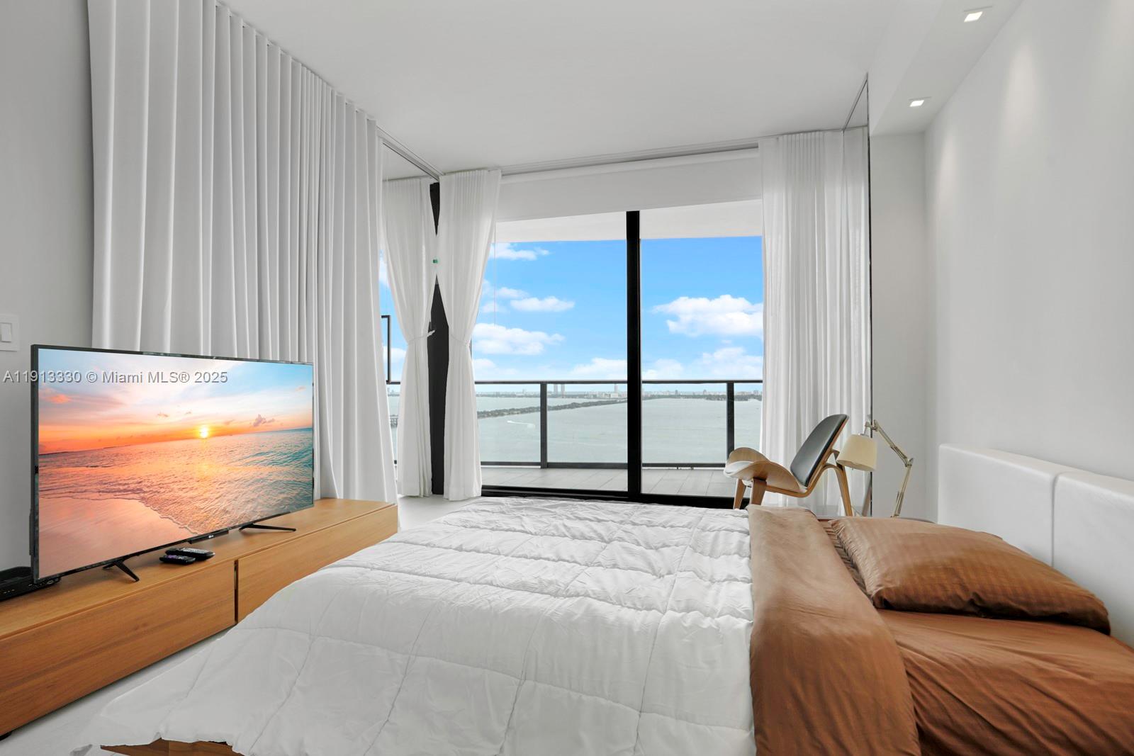 ICON BAY CONDO - Residential Lease