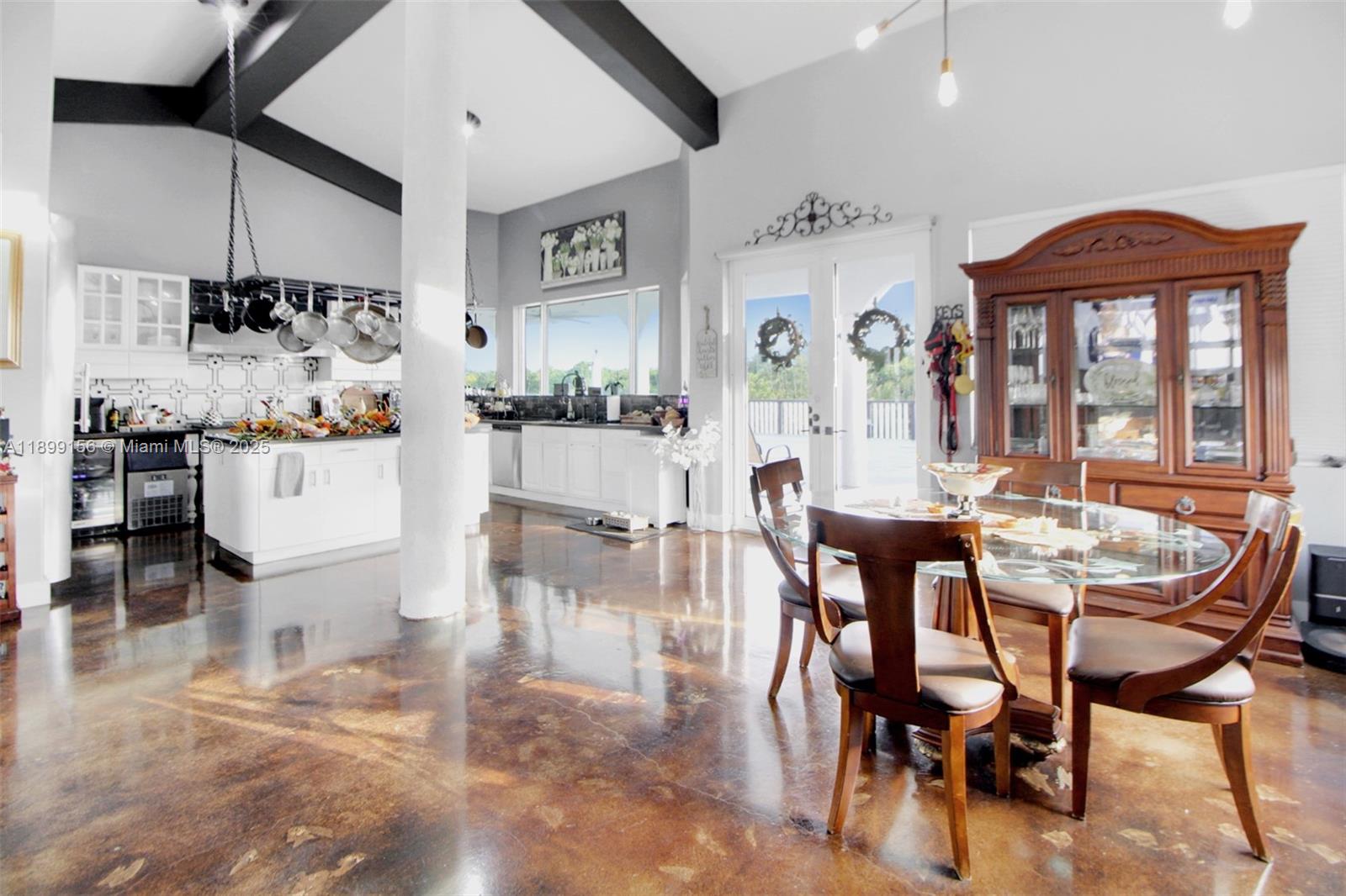 ORCHARD STABLES CLUB - Residential
