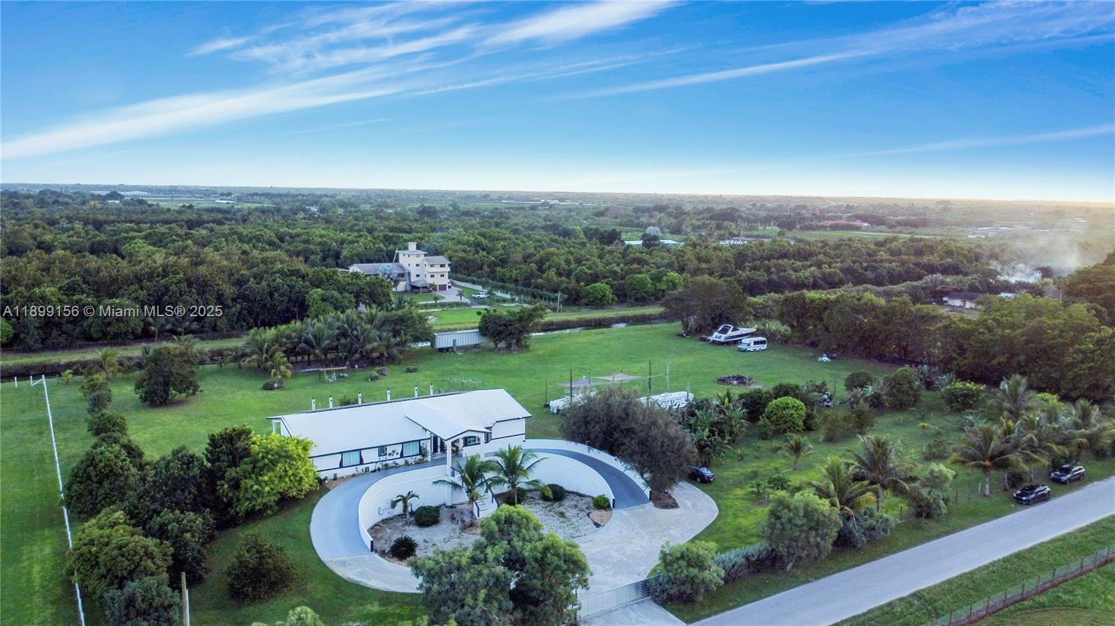 ORCHARD STABLES CLUB - Residential
