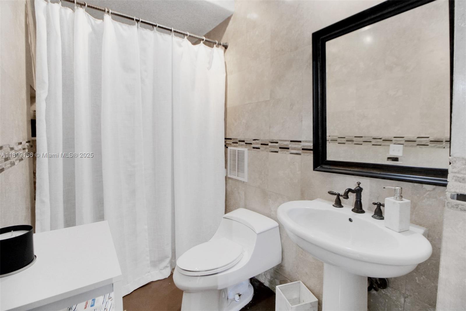 ORCHARD STABLES CLUB - Residential