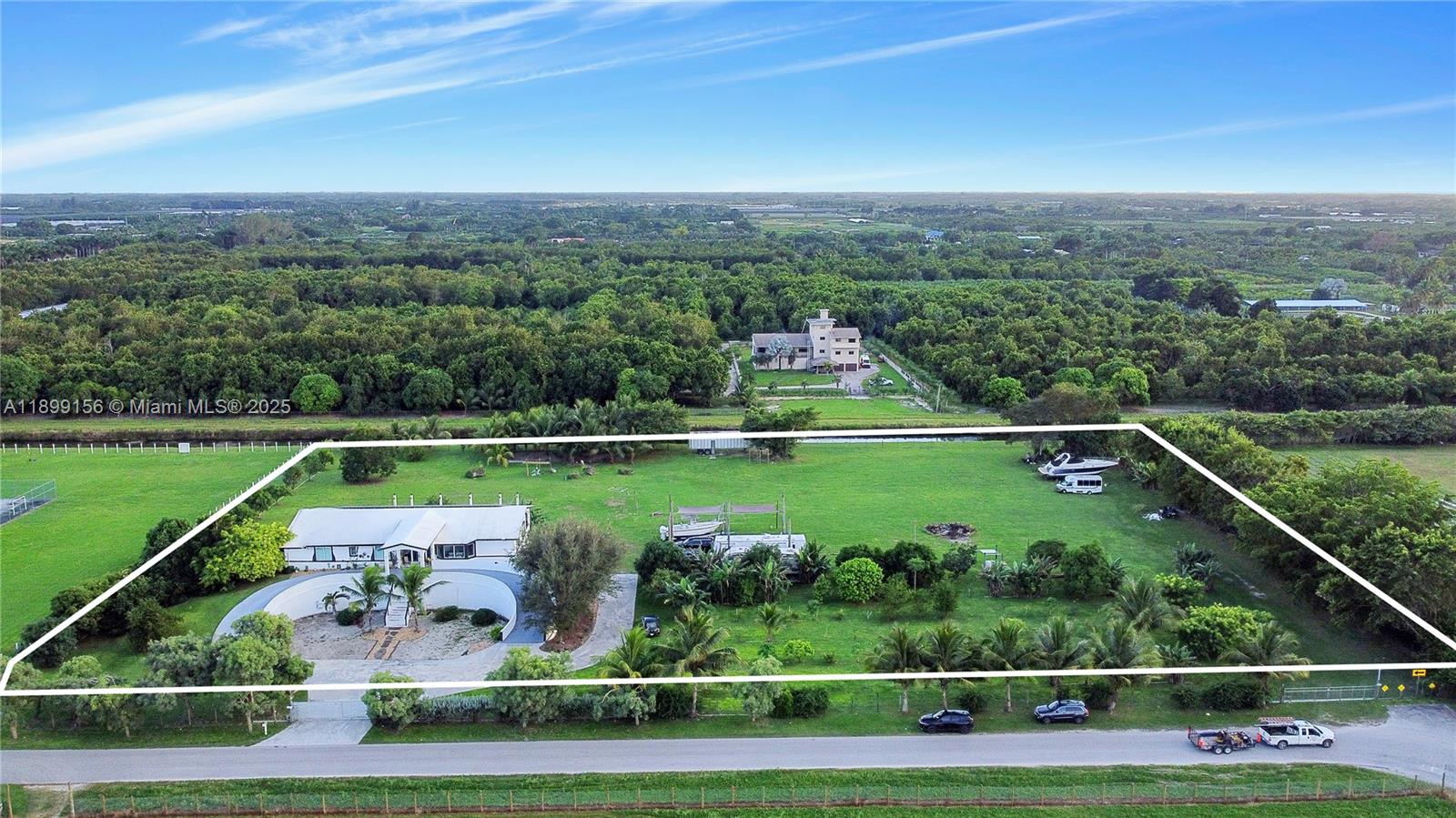 ORCHARD STABLES CLUB - Residential
