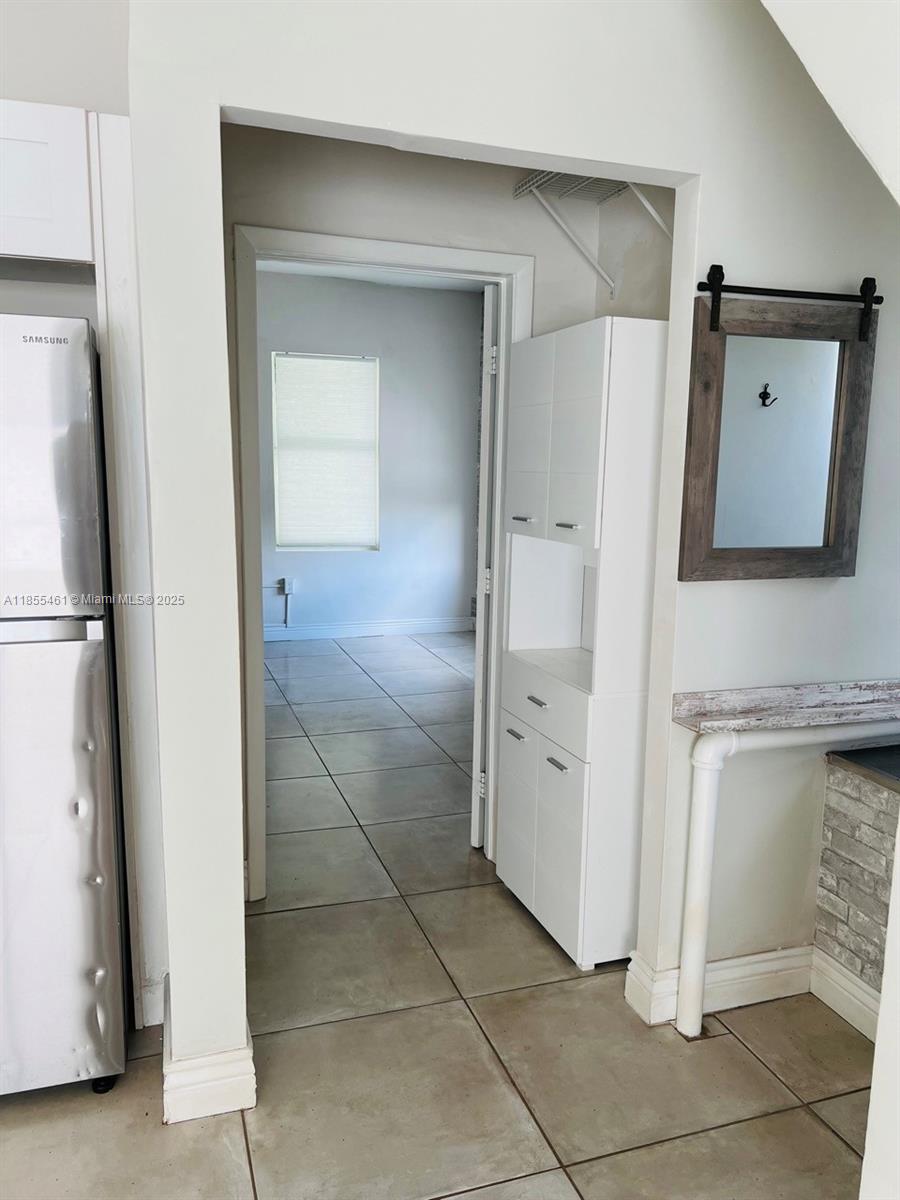 HOLLYWOOD - Residential Lease