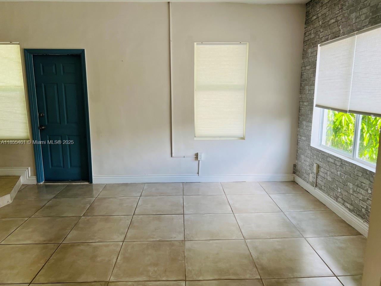 HOLLYWOOD - Residential Lease