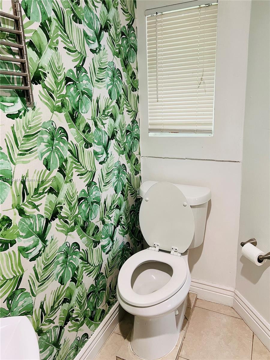 HOLLYWOOD - Residential Lease