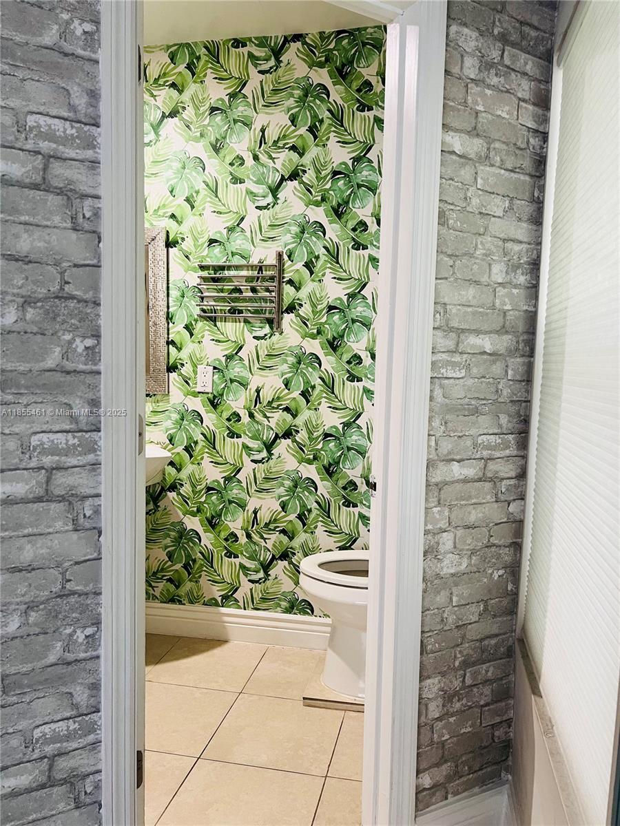 HOLLYWOOD - Residential Lease