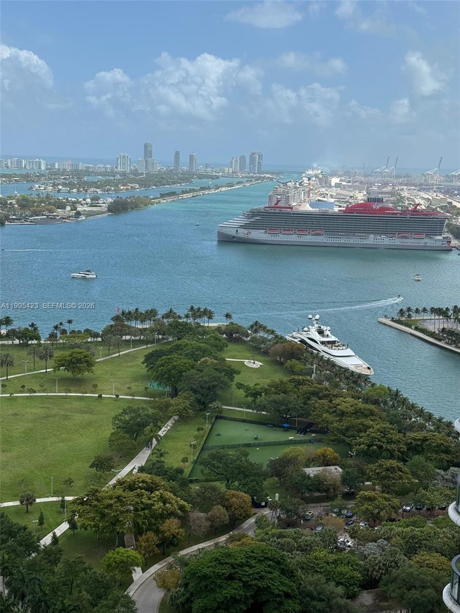 TEN MUSEUM PK RESIDENTIAL - Residential Lease