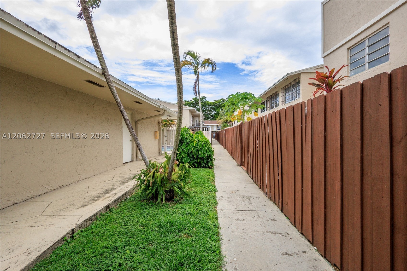 15680 SW 82nd Cir Ln 8-8