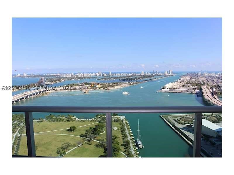 900 Biscayne Blvd 4207