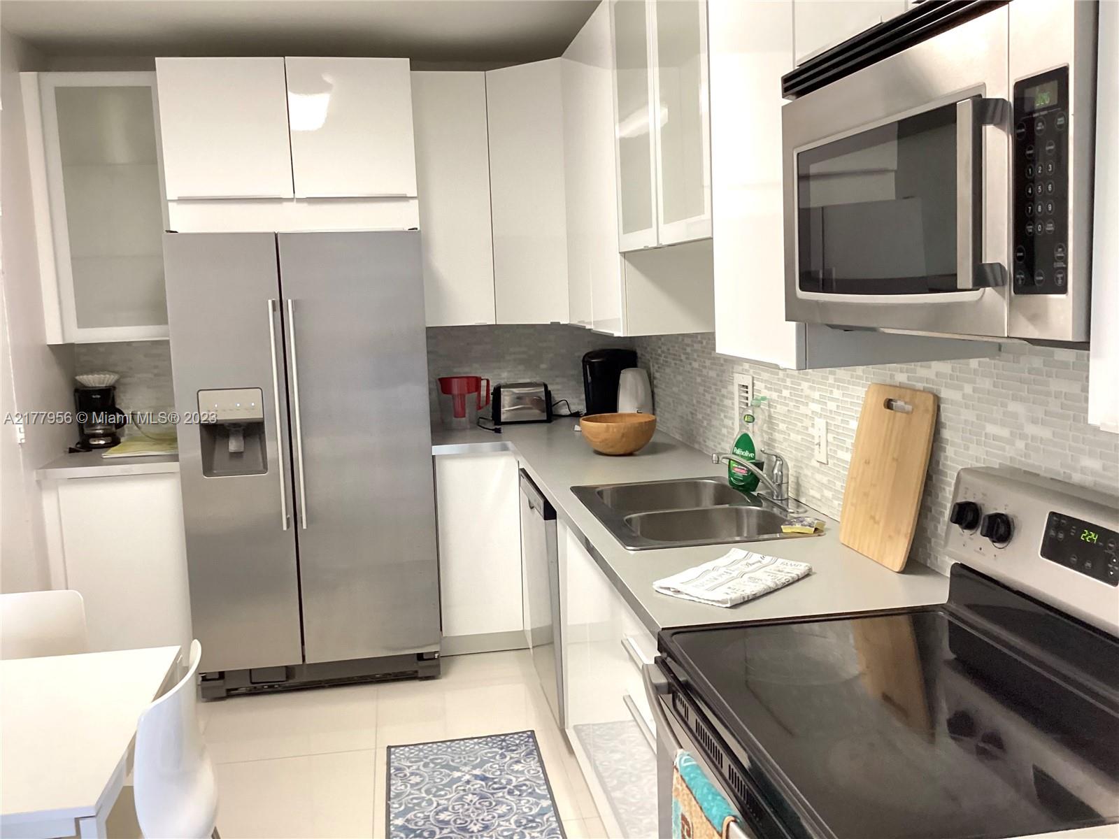 TIDES ON HOLLYWOOD BEACH - Residential Lease